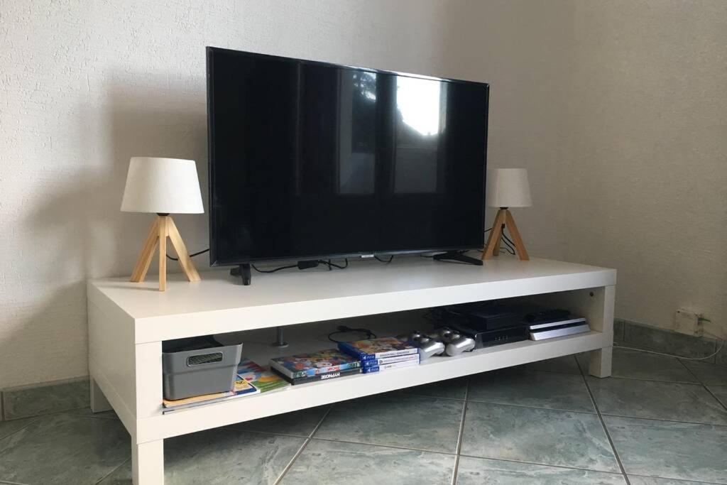 Les Iles - Parking, Balcon, Netflix & Ps4! Apartment Annecy Ngoại thất bức ảnh